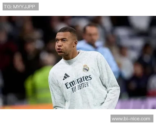 足球明星进球后捏鼻子引发热议球迷纷纷模仿成新潮流