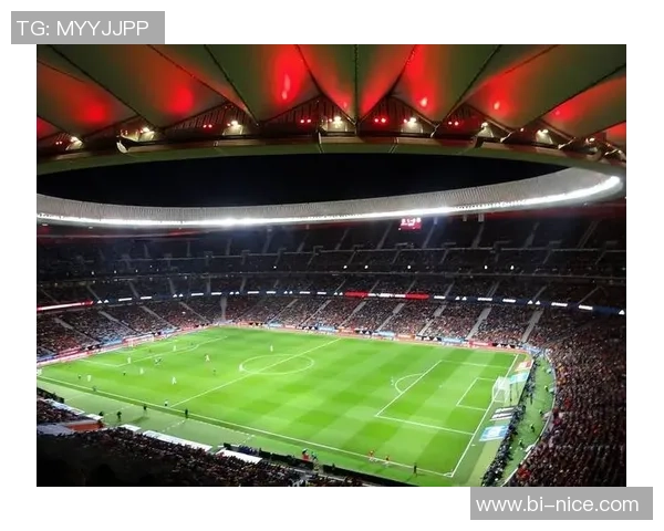 足球明星赛罗精彩瞬间图片回顾展现球场魅力与激情的完美结合